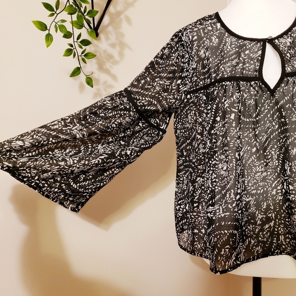 LUCKY BRAND | ROMANTIC CHIFFON BELL SLEEVE BLOUSE - Picture 3 of 8